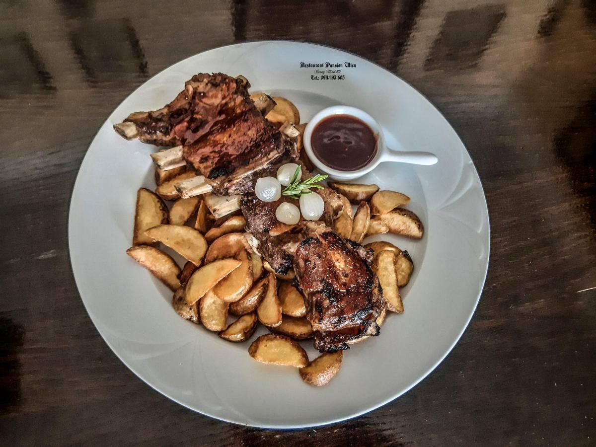 Restaurant Pansion Wien Cierny Brod ภายนอก รูปภาพ